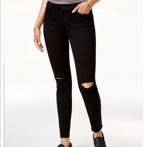 Black skinny jeans from Uniqlo